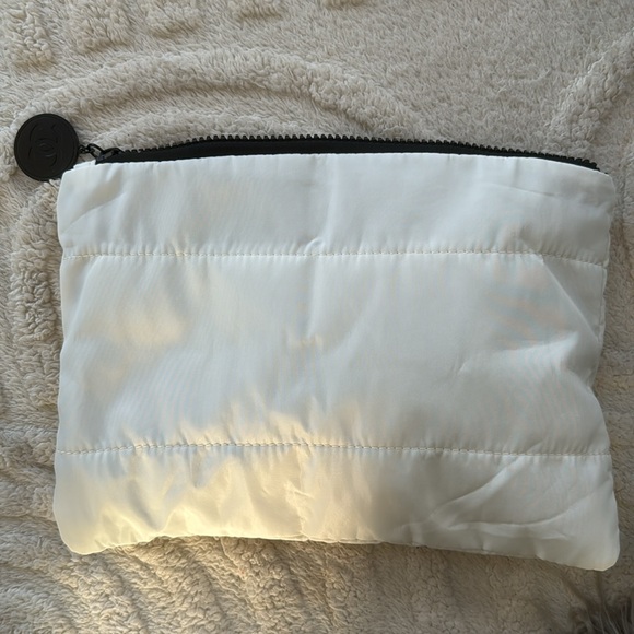 Chanel make up bag - Picture 5 of 5